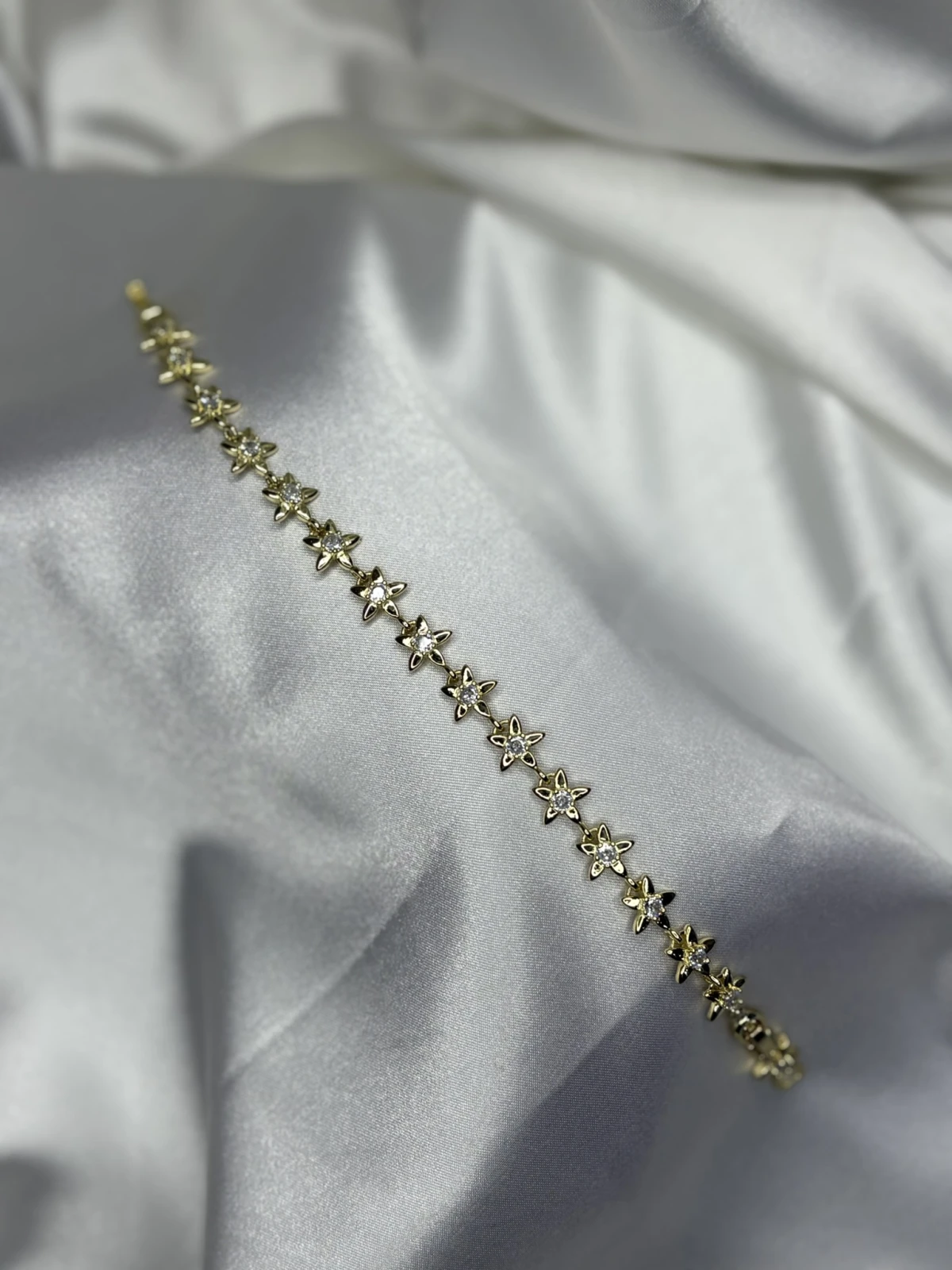 Taşlı Papatya Model Bileklik