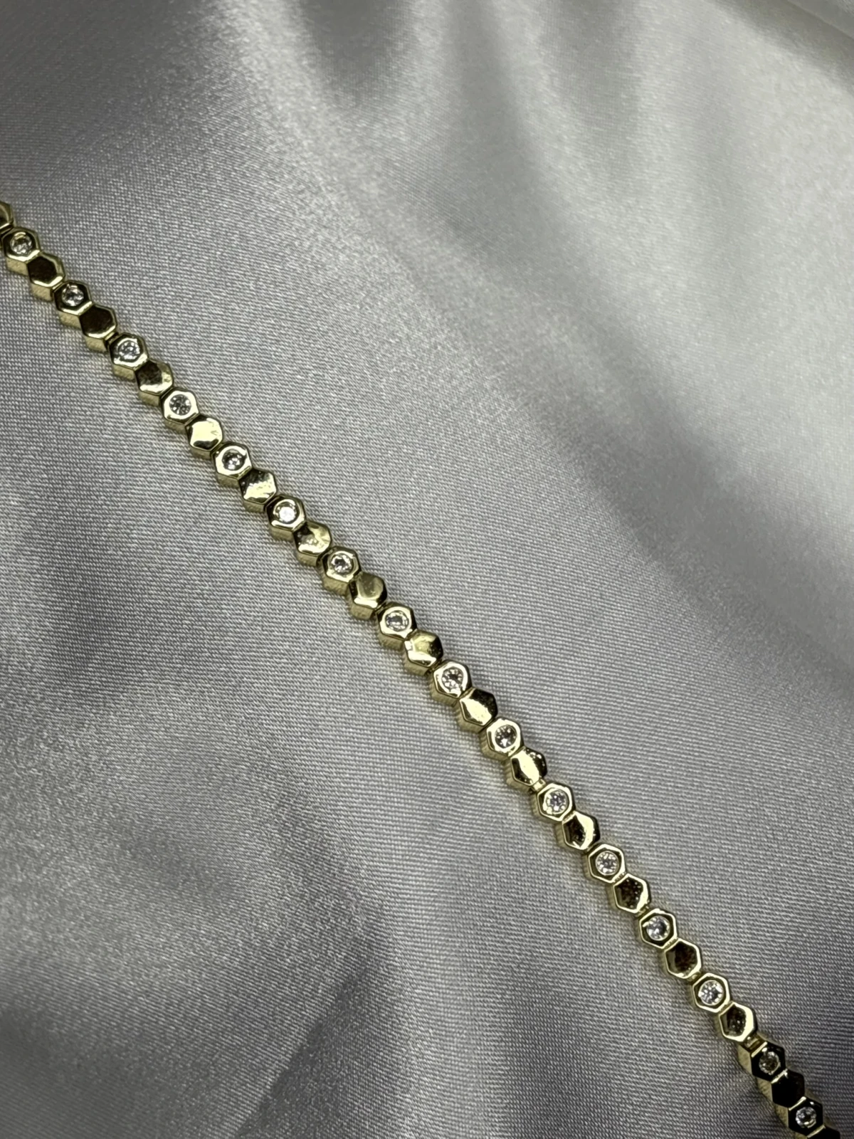 Petek Model Taşlı Bileklik